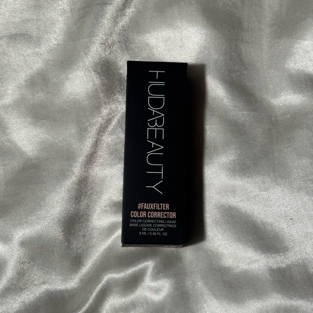 HUDA beauty cherry blossom color corrector